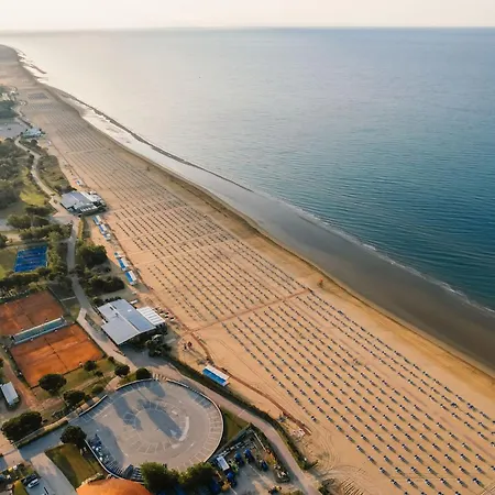 Modern With Balcony Апартаменты