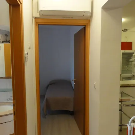 דירה Modern With Balcony *